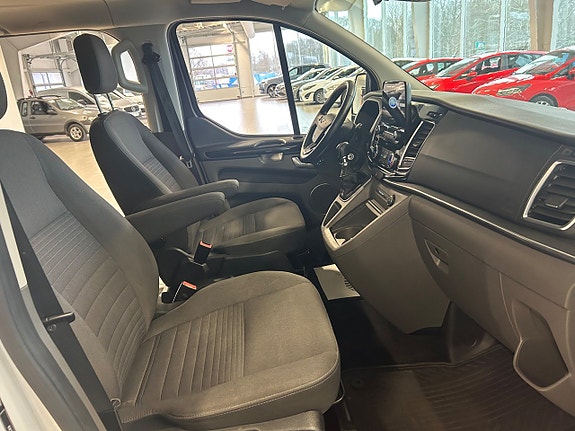 Ford Custom Tourneo 13 of 16