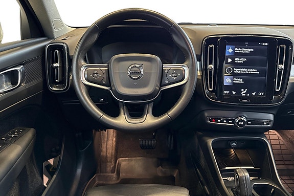Volvo XC40 13 of 20