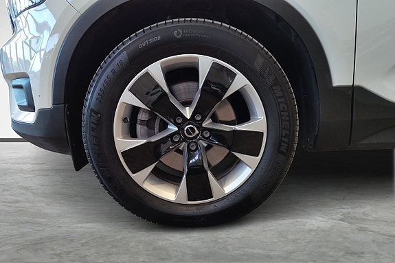 Volvo XC40 9 of 20