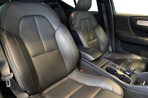 Volvo XC40 15 of 20
