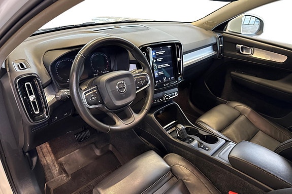 Volvo XC40 10 of 20