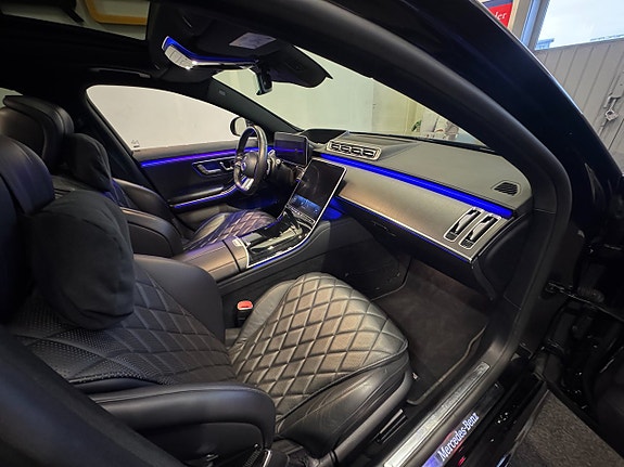 Mercedes-Benz S580 e 14 of 30