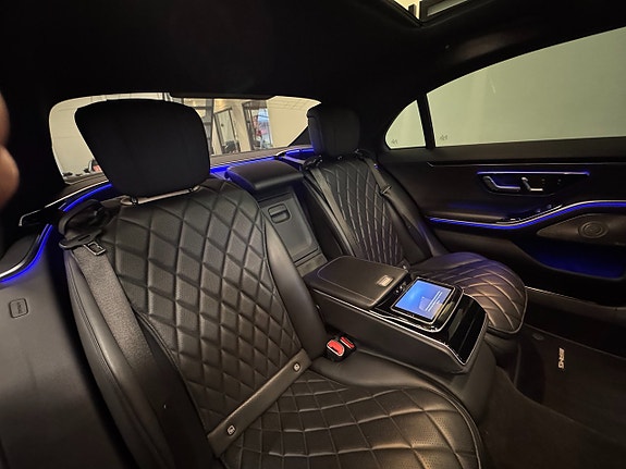 Mercedes-Benz S580 e 18 of 30