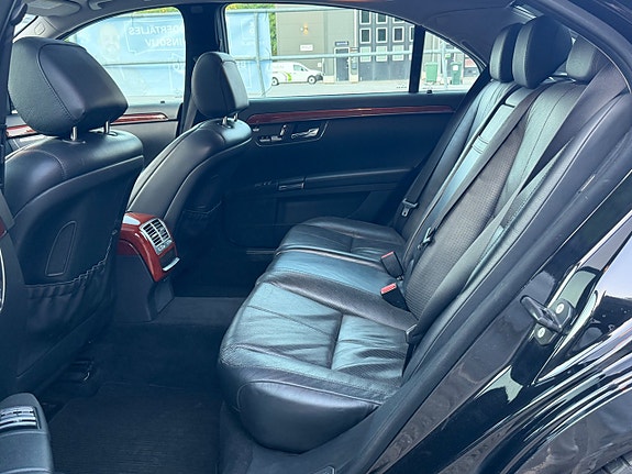 Mercedes-Benz S350 16 of 20