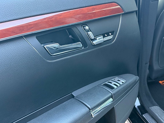 Mercedes-Benz S350 18 of 20