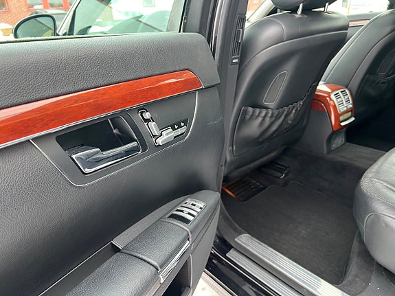 Mercedes-Benz S350 19 of 20