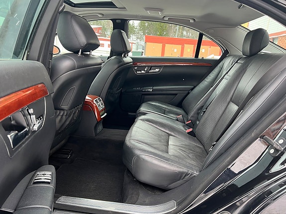 Mercedes-Benz S350 17 of 20