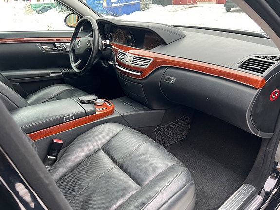 Mercedes-Benz S350 16 of 20