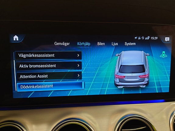 Mercedes-Benz E220 13 of 18