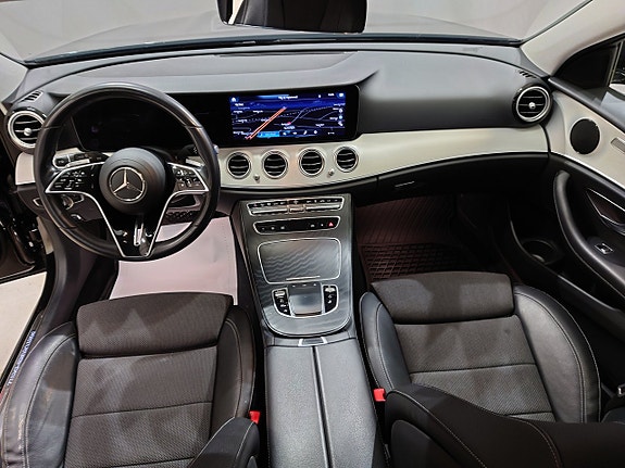 Mercedes-Benz E220 9 of 18