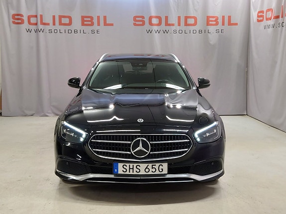 Mercedes-Benz E220 2 of 18