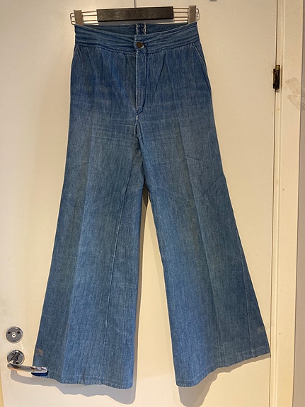 Product image 23 of 60