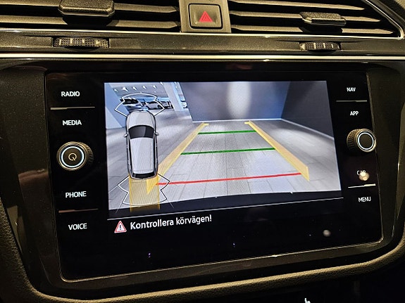 Volkswagen Tiguan 21 of 27