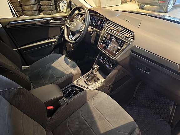 Volkswagen Tiguan 13 of 27
