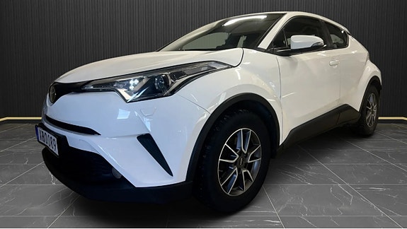 Toyota C-HR 2 of 10