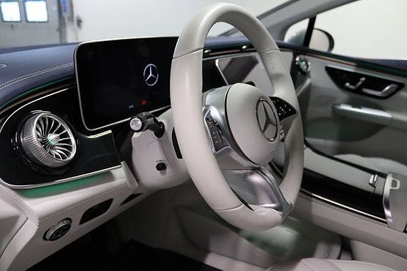 Mercedes-Benz EQE350 19 of 20