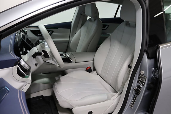 Mercedes-Benz EQE350 20 of 20