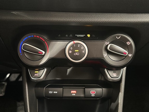 Kia Picanto 13 of 16