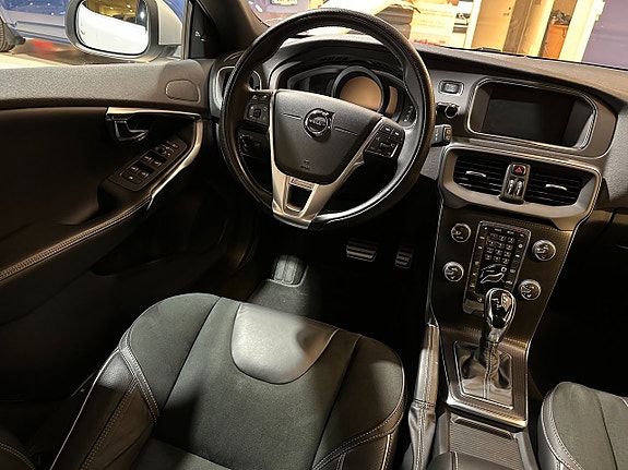 Volvo V40 4 of 5