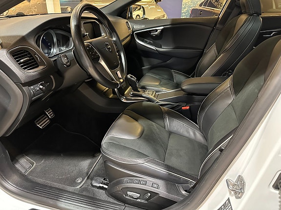 Volvo V40 5 of 5