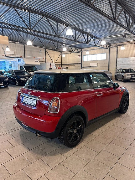 MINI Cooper 3 of 5