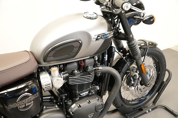 Triumph Bonneville T120 Black Underbar! 1806 :-/mån 5 of 7