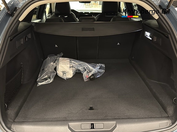 Peugeot 308 SW 14 of 16