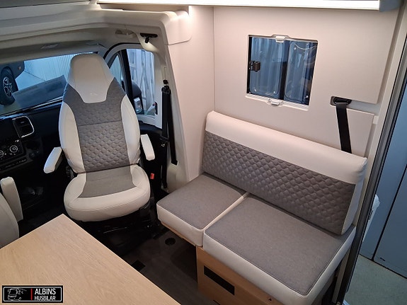 Adria Coral 670 DL 60Y / Automat 12 of 21