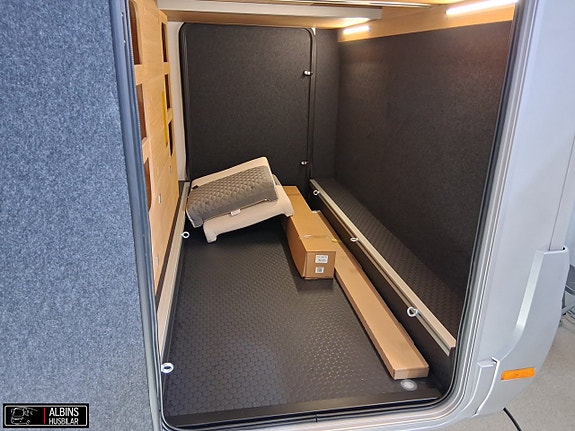 Adria Coral 670 DL 60Y / Automat 4 of 21