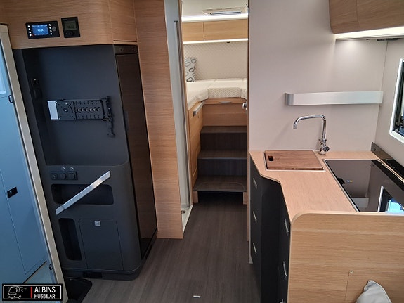 Adria Coral 670 DL 60Y / Automat 10 of 21