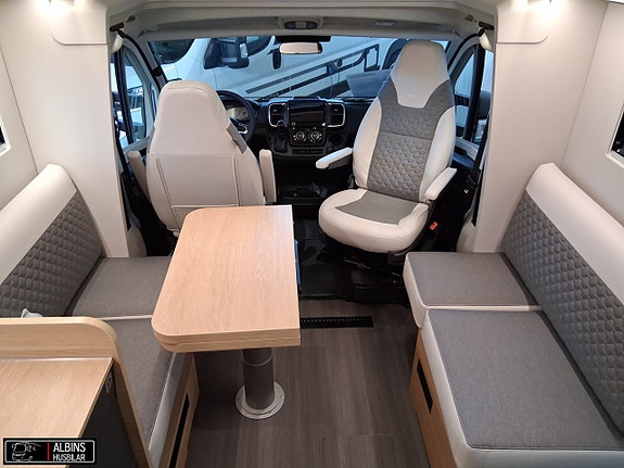 Adria Coral 670 DL 60Y / Automat 7 of 21