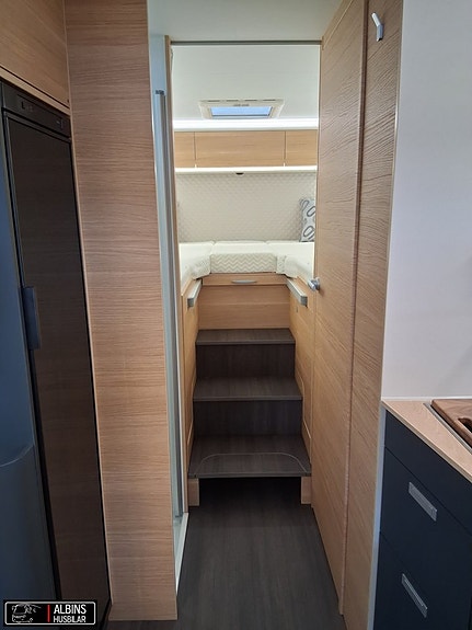 Adria Coral 670 DL 60Y / Automat 16 of 21