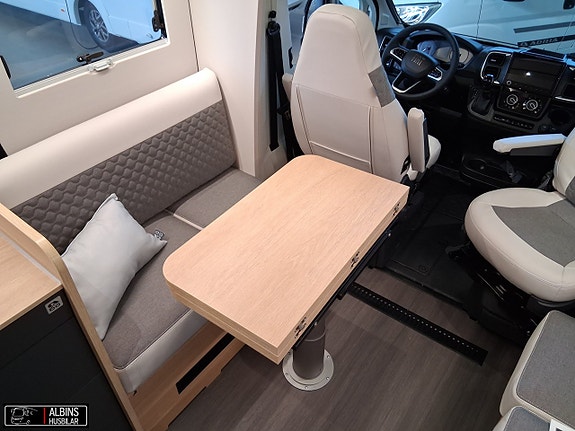 Adria Coral 670 DL 60Y / Automat 11 of 21