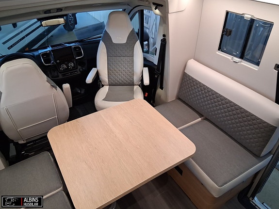 Adria Coral 670 DL 60Y / Automat 6 of 21
