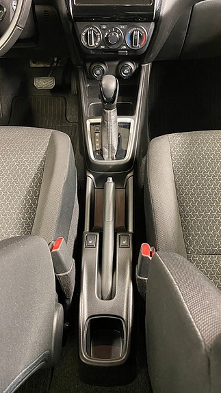Suzuki Swift 9 of 12