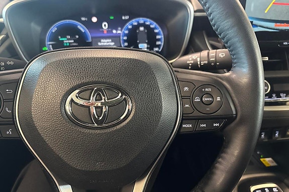 Toyota Corolla Cross 8 of 12
