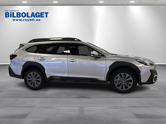Subaru Outback 2 of 5