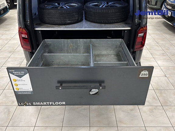 Volkswagen Caddy 8 of 15