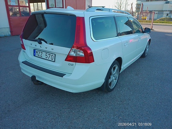Volvo V70 3 of 12
