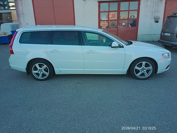 Volvo V70 9 of 12