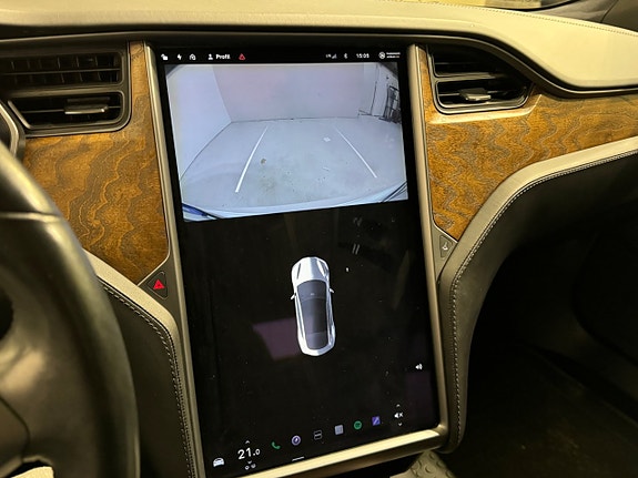 Tesla Model S 20 of 23