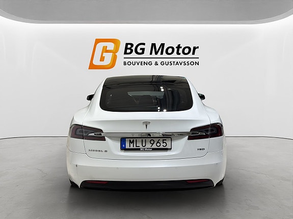 Tesla Model S 5 of 5