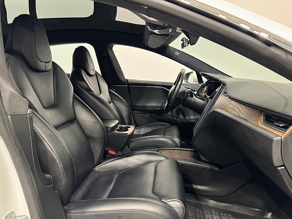 Tesla Model S 10 of 23