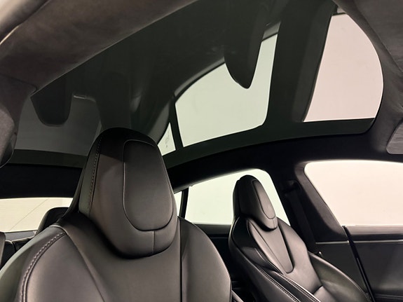 Tesla Model S 12 of 23