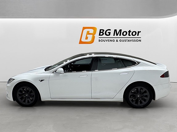Tesla Model S 7 of 23