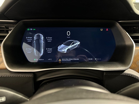 Tesla Model S 17 of 23
