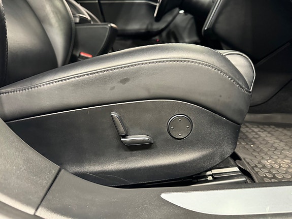 Tesla Model S 11 of 23