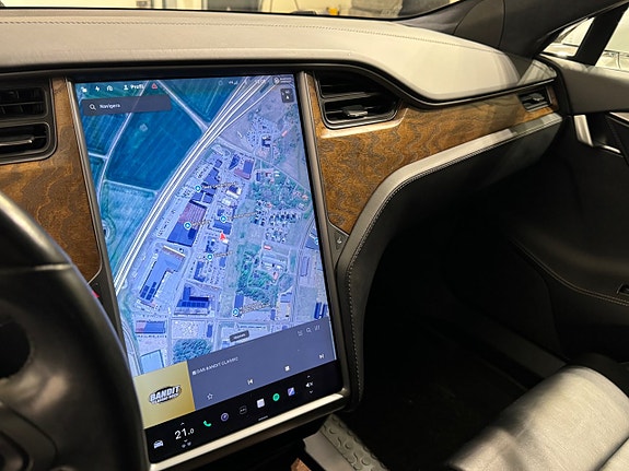 Tesla Model S 19 of 23
