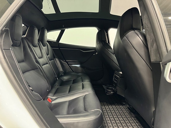 Tesla Model S 13 of 23