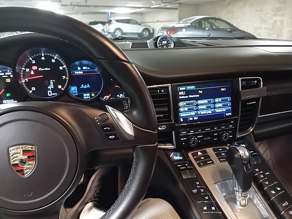Porsche Panamera Turbo 4 of 5